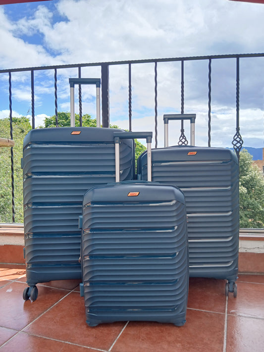 Maletas de Polipropileno Expandibles Ref. M028 (20–28")